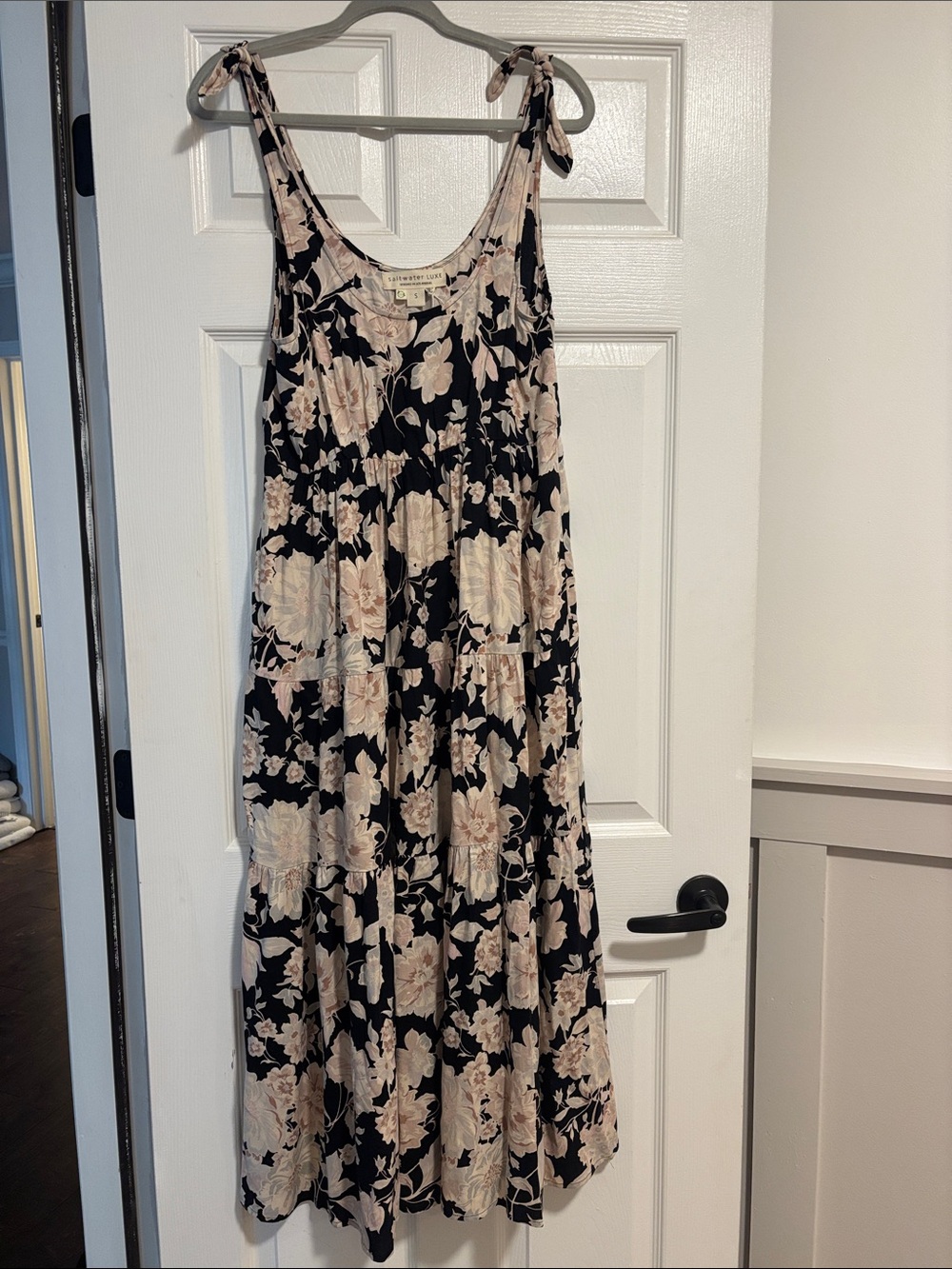 Saltwater luxe Tie-Shoulder Floral Midi Dress in Black cream and light pink